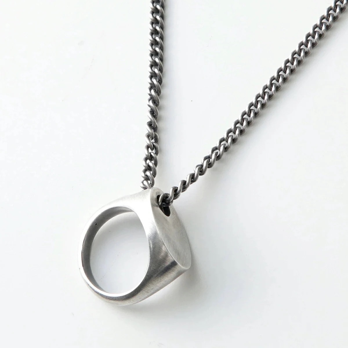 MM6 エムエムシックス メゾンマルジェラ ネックレス SM7UU0078 P7356 レディース メンズ ペンダント リング 指輪 アクセサリー ナンバリングロゴ 952