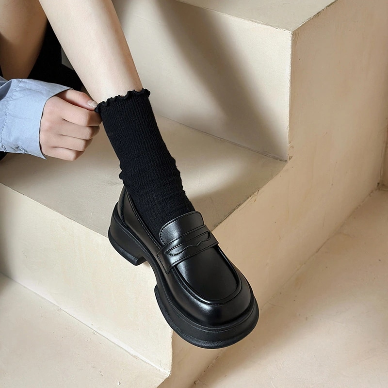 レディースプラットフォームカレッジスタイル英国風レザーシューズ2025年春秋新作スリッポンメリージェーンローファー