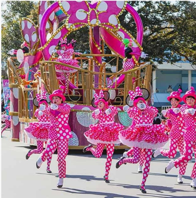 東京ディズニーランドで「ディズニーパルパルーザ」ダンサー人 コスプレ衣装