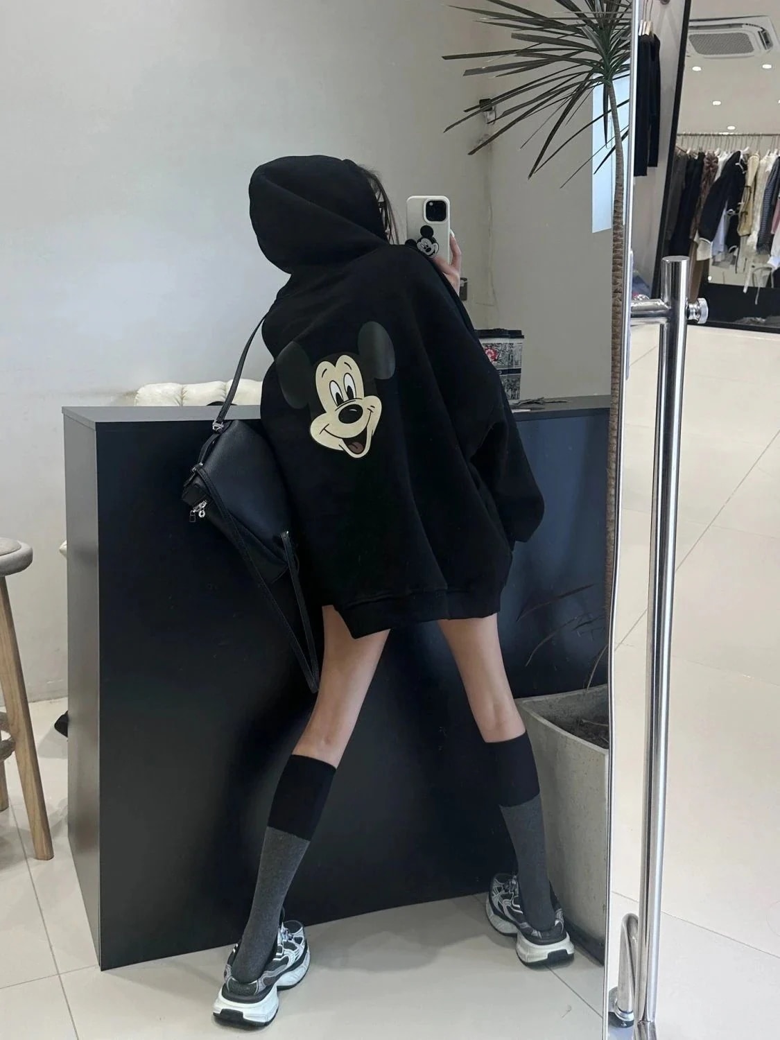 甘くて可愛いミッキープリント黒の帽子付きの女性春冬のとしたカジュアルファッション
