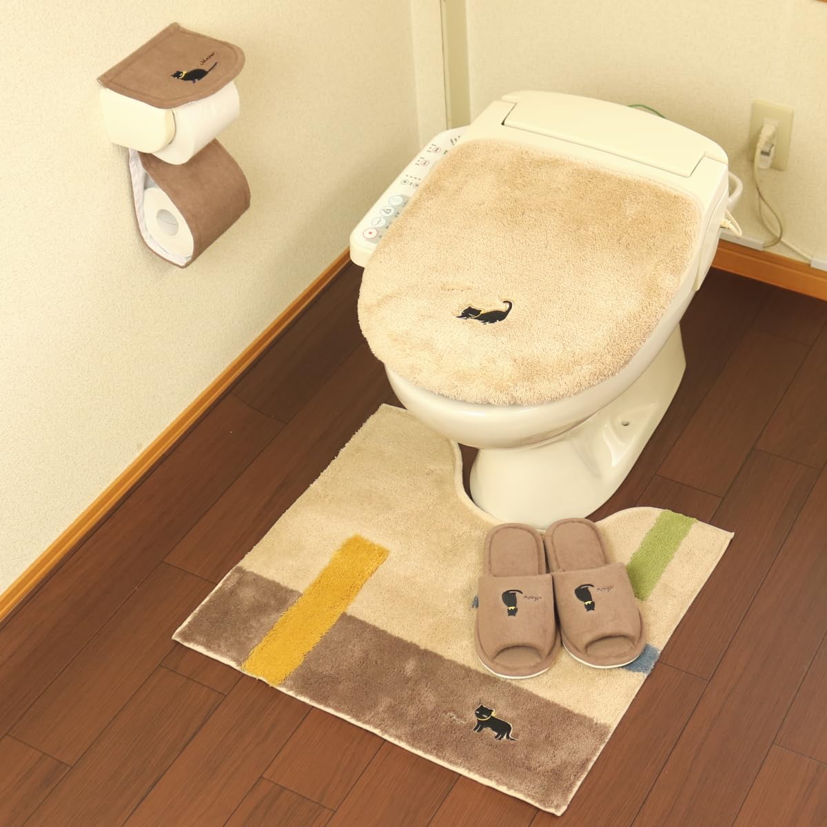 トイレマット 4点セット ねこ ベージュ （マット・フタカバー・ペーパーホルダーカバー・スリッパ） かわいい 洗える 滑り止め 温水洗浄便座対応 オカ ミニョン