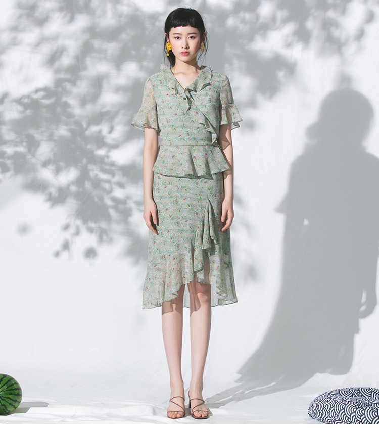 レディース 女性 カジュアル シャツ 外国風 トップ 夏 薄い プリント シフォンシャツ グリーン S M L XL トップス 袖あり かわいい 大人可愛い きれいめ シンプル カジュアル 大人 上品