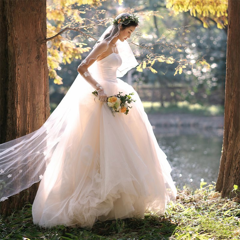 ブライダル花嫁ウェディングドレス安い結婚式ロングドレス二次会パーティードレス Aラインエンパイアライン姫系ドレス呼ばれ 新作森ガール 旅行撮影海外挙式