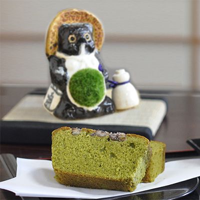 盆栽 信楽たぬきの苔盆栽 親たぬきと京都の人気お土産 お抹茶ケーキ お菓子セット【陶器 置物 コケ グリーン 盆栽 テラリウム インテリア 苔玉 こけだま こけ盆栽 コケ盆栽 母の日 父の日 敬老の日