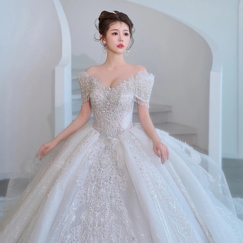 ワンショルダー厚地レースメインウェディングドレス2025年新作ブライダル質感冬