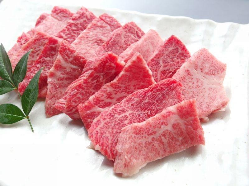 黒毛和牛 メス牛 限定 上モモバラ焼肉 1Kg 木箱 詰め 牛肉 牛肉 お歳暮 ギフト 御祝い 御礼 肉 A4 A5