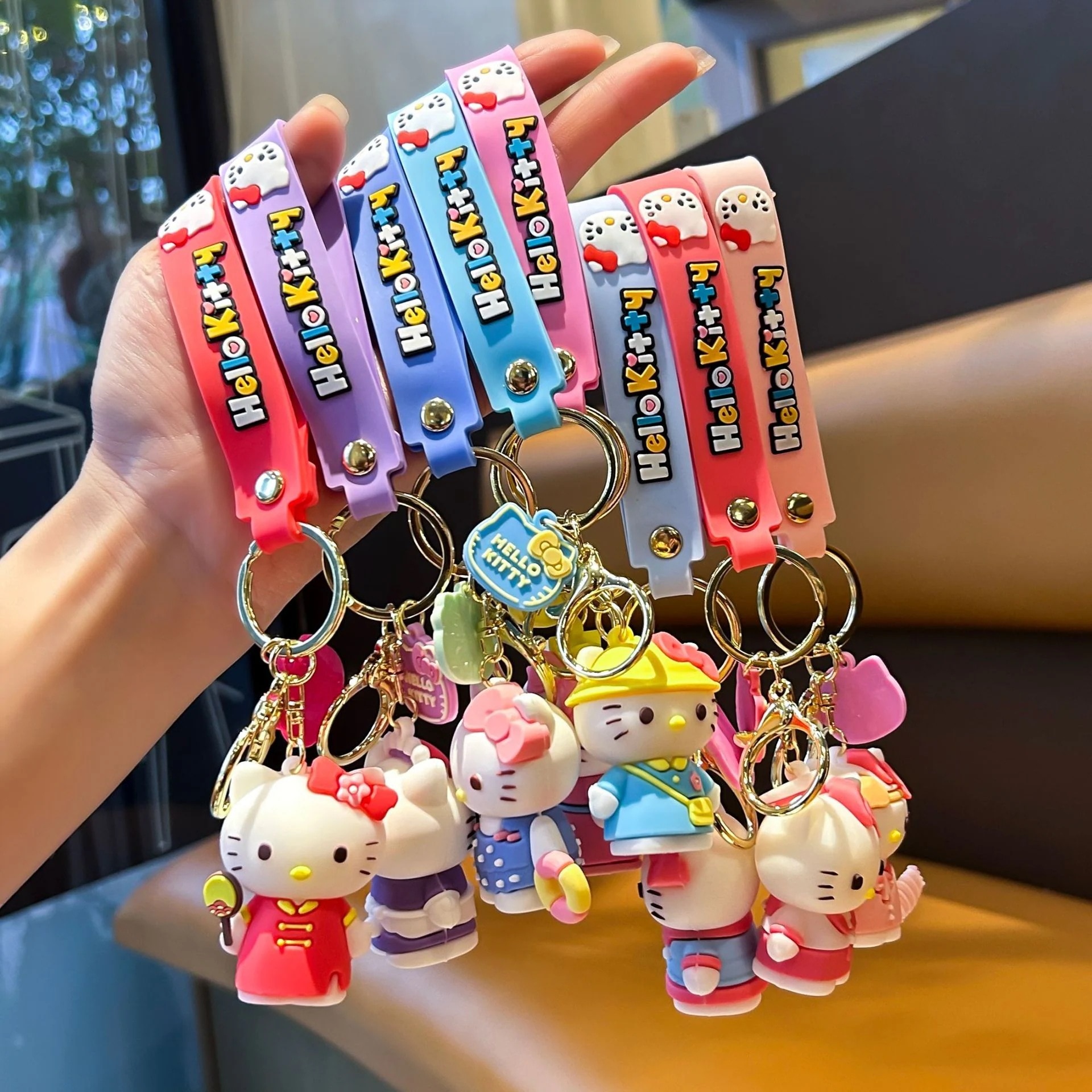 キティーキーホルダー　漫才ギャングver 漫才ギャング×HELLO KITTY 数量限定 - メルカリ