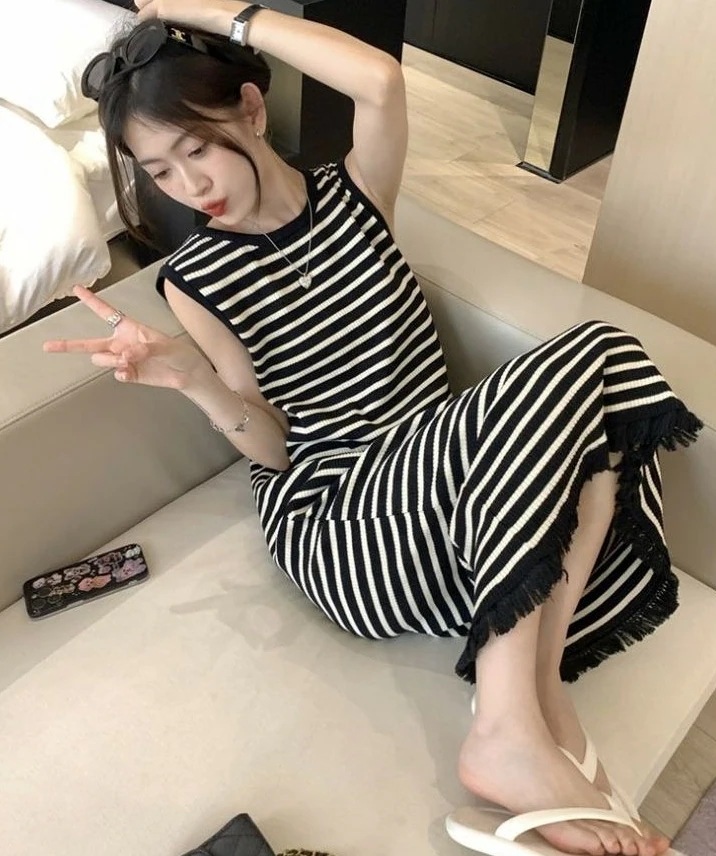 ワンピース ミモレ ミモレ丈 ロング ロング丈 ノースリーブ ラウンドネック フリル リブ かわいい 大人可愛い シンプル カジュアル 大人 おしゃれ お洒落 かっこいい 大人女子 こなれ感