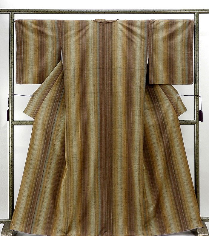 紬 未着用美品 正絹 縦縞模様 身丈165.5cm 裄丈66.5cm 紬 未使用 新古品 着物