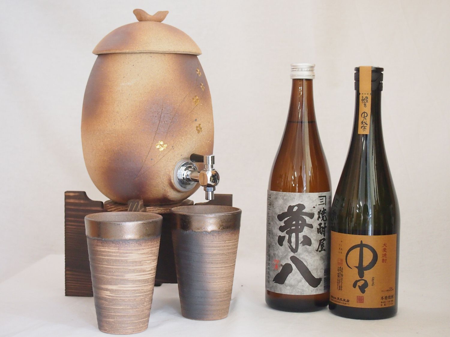 信楽焼明山窯　焼酎サーバー　火色金小紋　2200ｃｃ(滋賀県)+萬古焼備前金彩焼酎ペアカップ(三