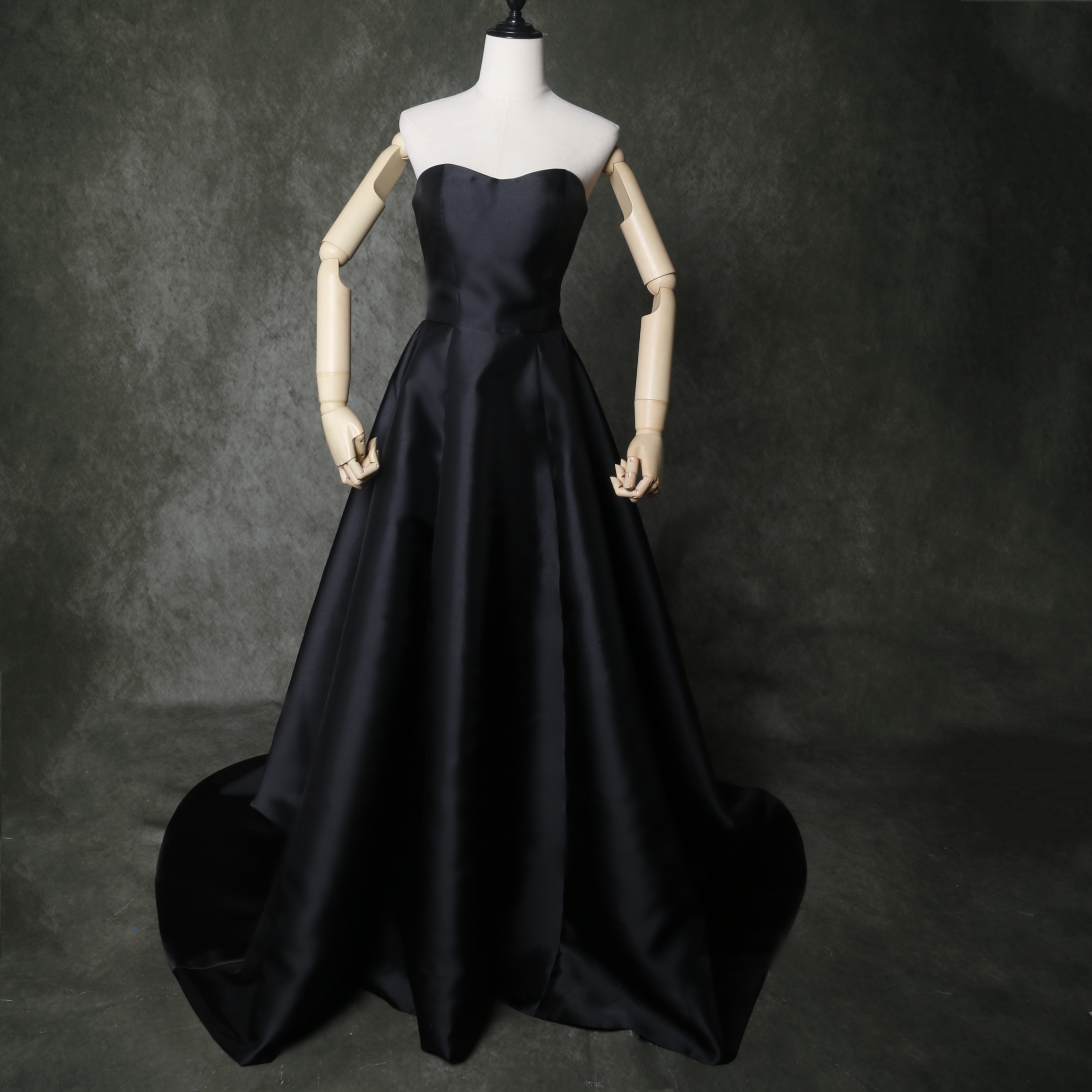 エレガント パーティードレス 黒 ベアトップ 演奏会/音楽会 スレンダーライン