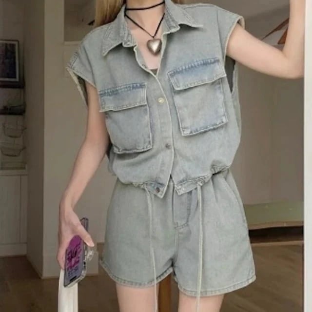 24 セットアップ トップス ショートパンツ デニム生地 半袖 襟 ボタン ハイウエスト 美脚効果 脚長効果 細見え おしゃれ かわいい クール 韓国ファッション レディース お出かけ