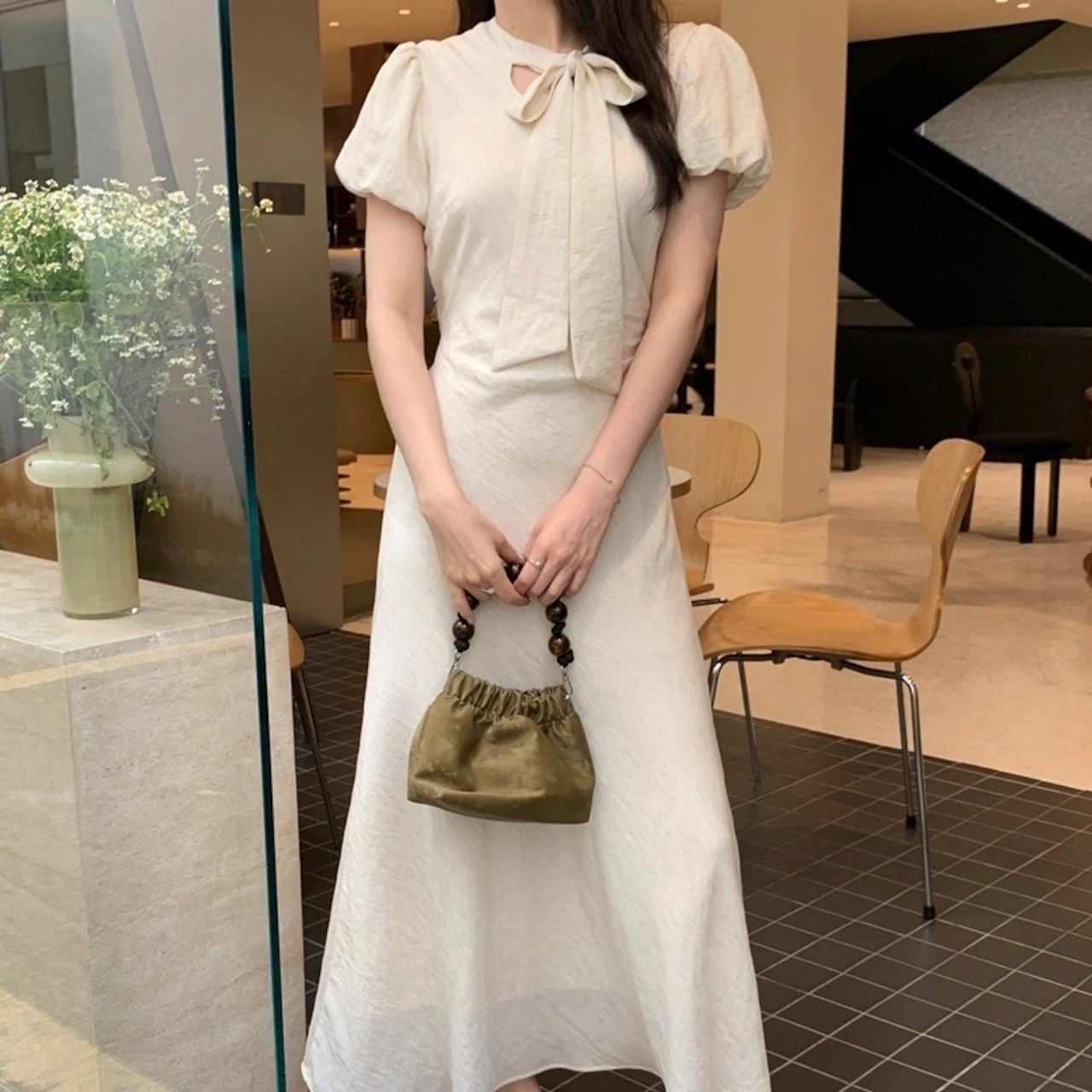 2025春夏ワンピース 半袖 リボン ミモレ丈 Aライン ゆったり 細見え 夏 白 おしゃれ かわいい きれいめ 甘め キュート ラブリー 韓国ファッション レディース お出かけ