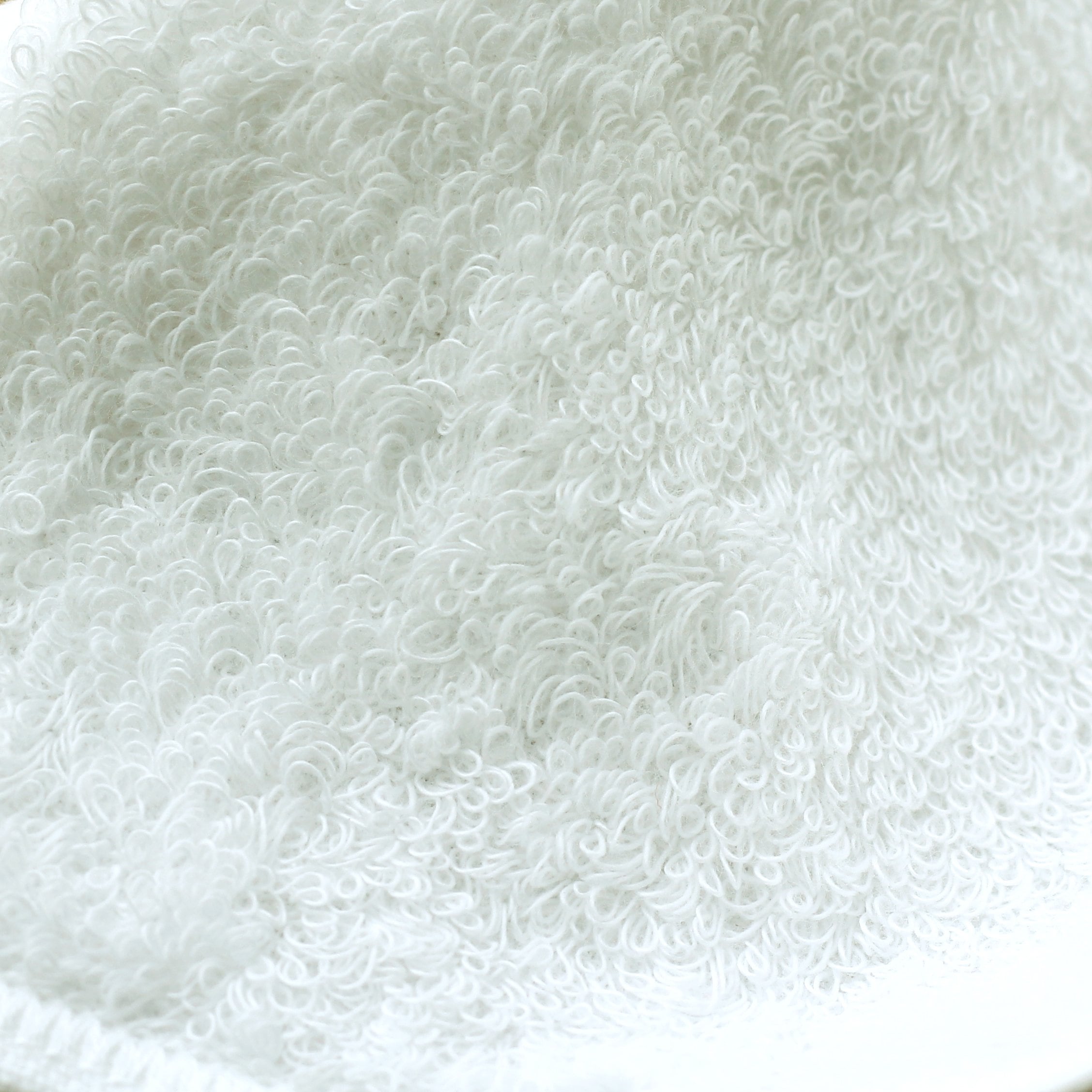 「ファーン」バスタオル（ホワイト）