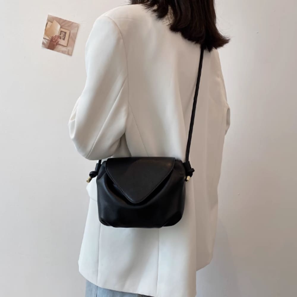 バッグ レディース ショルダー 斜めがけ ポシェット ポーチ ミニバッグ 多機能 便利 コンパクト ナチュラル きれいめ シンプル カジュアル 上品 お洒落 かっこいい こなれ感 ラフ クール モード