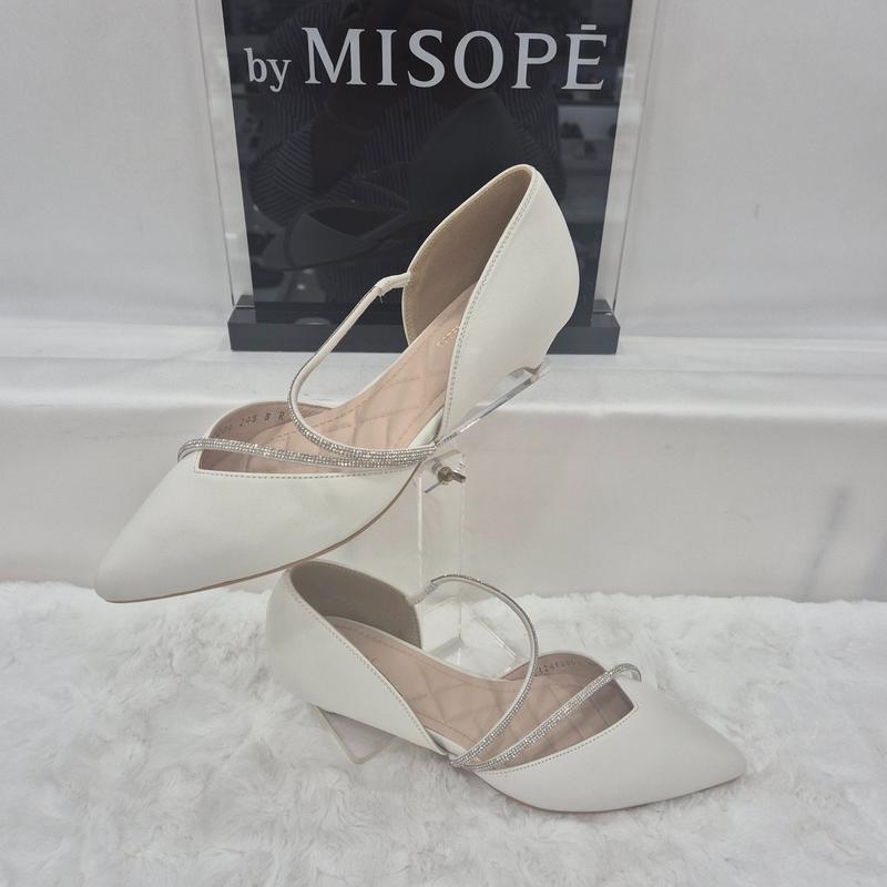 By 女性 ストラップ ポイント パンプス 112HT412ST009 IVORY 1 JJ