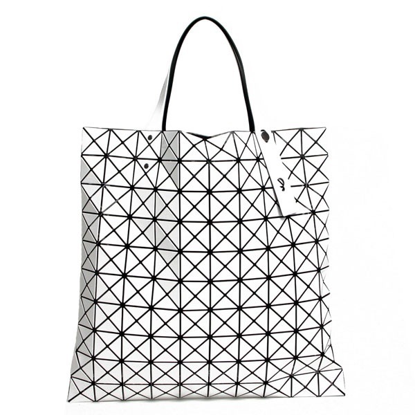 バオバオ BAO BAO ISSEY MIYAKE 【PRISM BASICS / プリズム】 トートバッグ SHINY ホワイト BB AG043 01