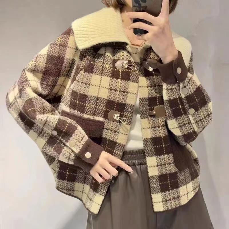 2023ヨーロッパ駅の小柄なミンクのベルベットの二重襟の格子コートの女性の上着は秋冬にゆったりしている