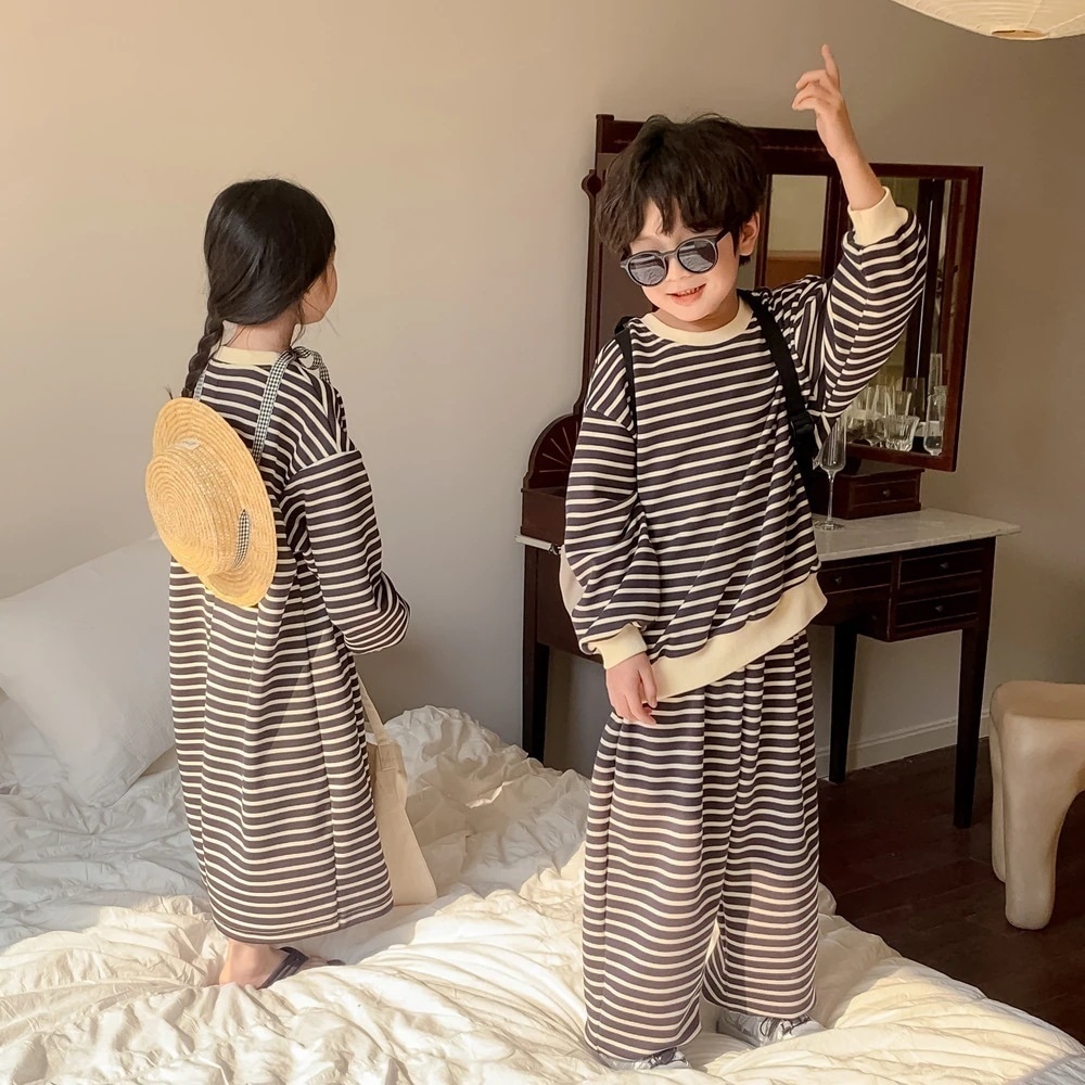 子供スーツ 2024春の男の子 女の子 韓国版カジュアル長袖スーツ 子供服 ワンピース 兄妹服