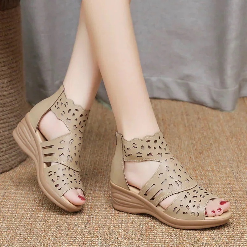 每日更新サンダルシューズブーツ厚底 ローマのサンダル女性23新型の坂と中と魚の口の柔らかい底の広場のダンスのお母さんのサンダル レディース 韓国ファッション母の日