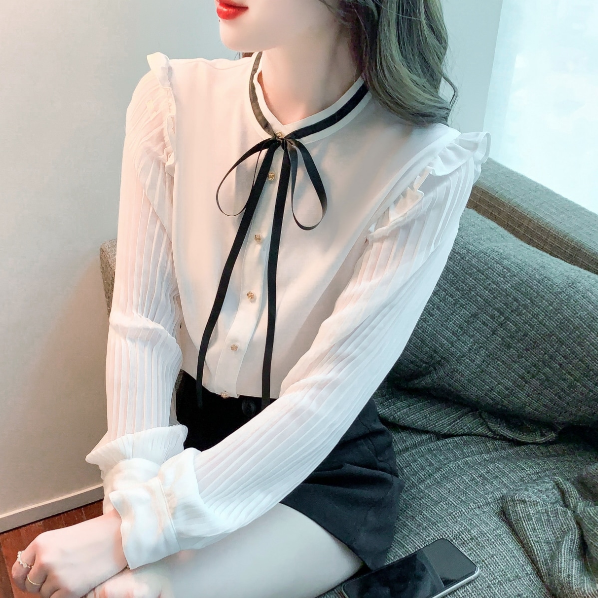 トップス デート シャツ ブラウス カットソー 袖あり 長袖 プリーツ リボン かわいい 大人可愛い きれいめ シンプル カジュアル 大人 上品 おしゃれ お洒落 主役級 存在感 春 秋 10代