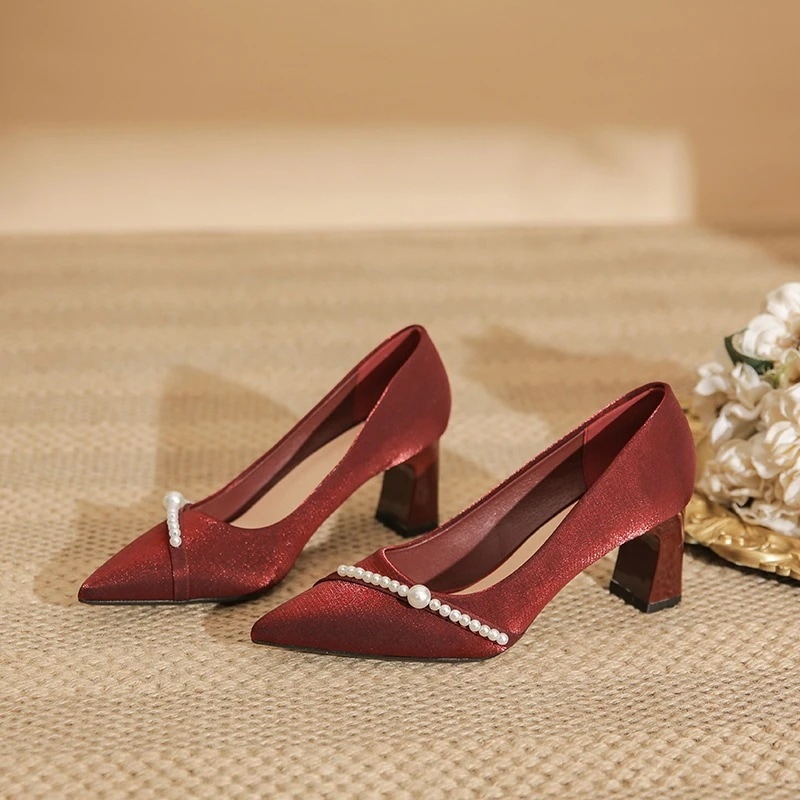 【最安値挑戦】赤いハイヒール女性太さと絹秀禾主ウェディングドレス2つ年新しい尖った花嫁靴単靴女性 品質良い