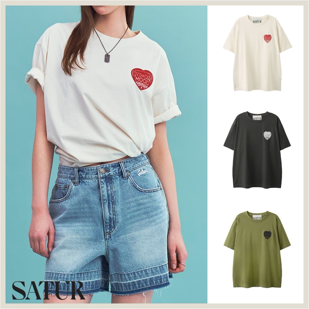 Saturday Mood Small Graphic T-Shirt