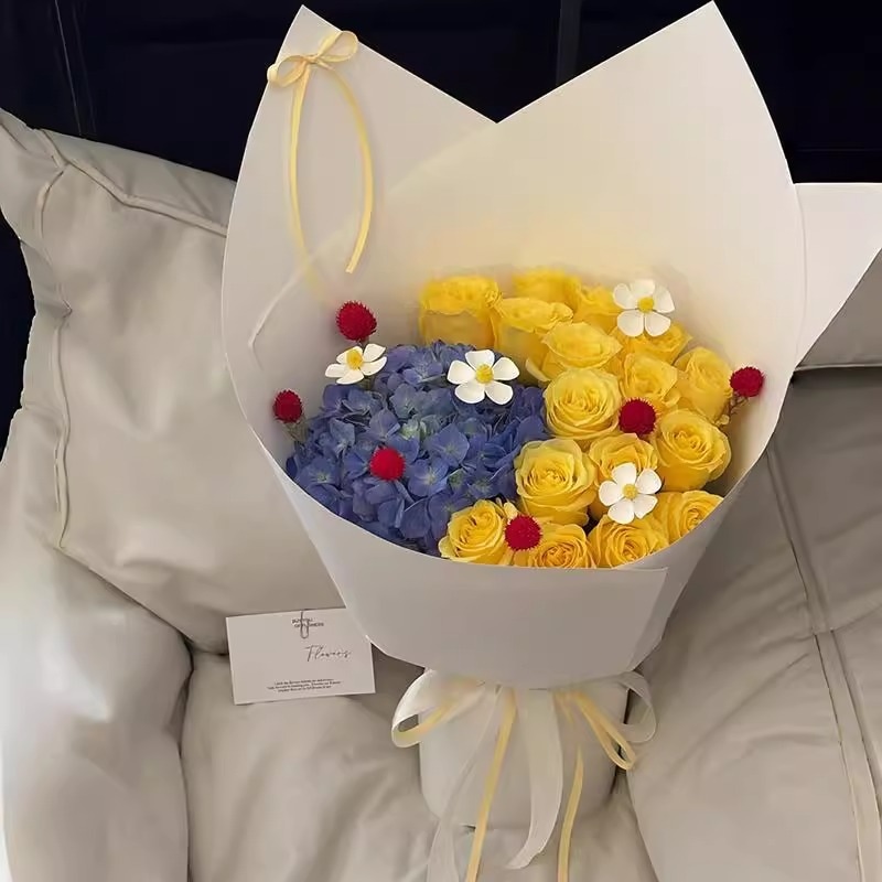 卒業シーズン贈り物 【急速出荷】プリザーブドフラワー バラ 白雪姫 花束 彼女 親友へ 高級シミュレーション ソープフラワー 女性の日 誕生日プレゼント2つの方がお得です