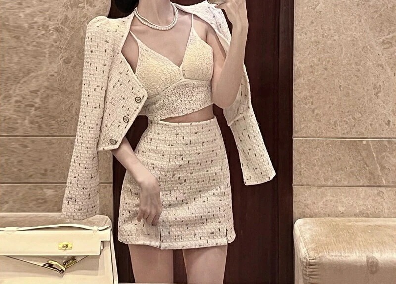 韓国デザイン長袖スクエアネックトップス+セクシータイトスカート 4,864円