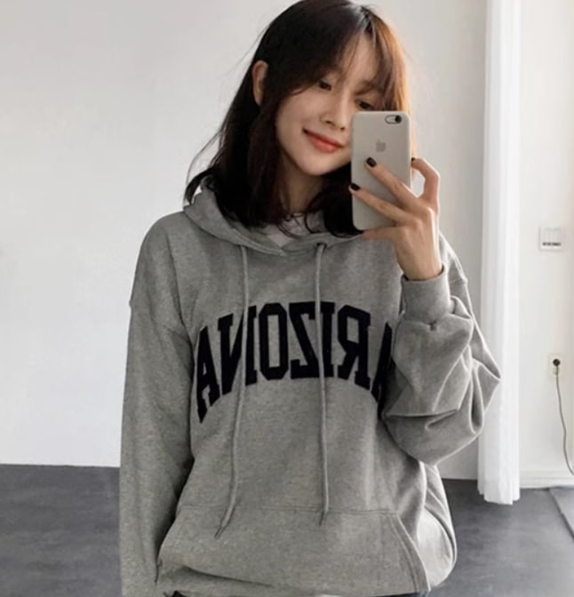 トップス デート モテアイテム パーカー 長袖 フード付き ロゴ コットン 大人可愛い きれいめ 上品 おしゃれ かっこいい 大人可愛い ラブリー キュート ガーリー クール モード系 セクシー