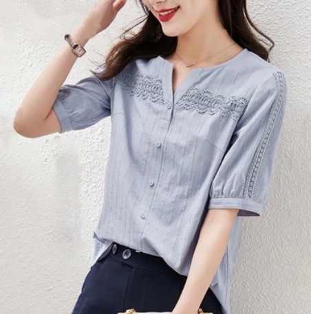 爽やか半袖ブラウス トップス 半袖 ブラウス シャツ ボタン キュート 袖あり 綿 刺繍 爽やか スタイル 可愛い きれいめ シンプル カジュアル 上品 おしゃれ かっこいい レトロ