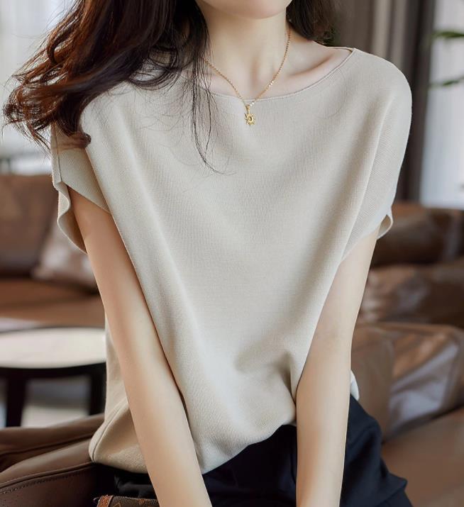 シンプルで快適な無地カラーTコウモリ袖ニット上着半袖薄手