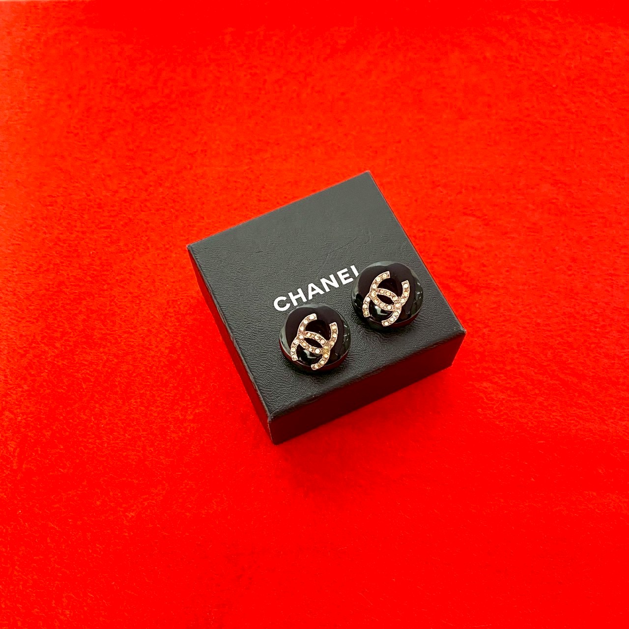 ヴィンテージ ココマークイヤリング プラスチック メッキ ブラック 35711