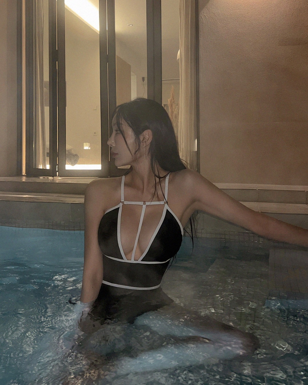 ストラップモノキニ韓国ファッション レディース