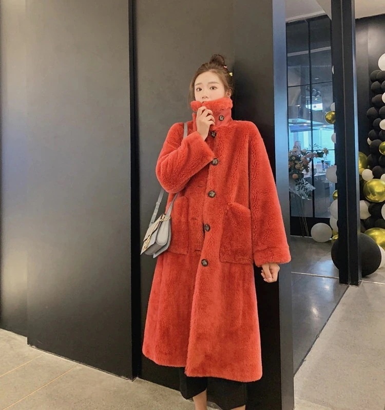 【送料無料】水のベルベットのと フェイクファー コート 女性 顆粒 子羊の毛 せん断 中長セクション コー