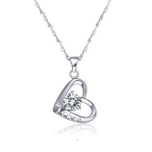 LOVE文字入りハートキュービックジルコニアネックレス送料無料！ LUPIS