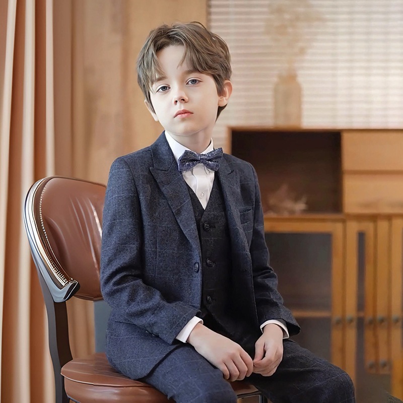 スーツスーツ タキシード スーツ 結婚 七五三子供服 結婚式 学園祭 子供服 フォーマル 発表会 卒業入学 3 ピース春と秋の男の子スーツハンサムフラワーガールドレス男の子スーツ衣装
