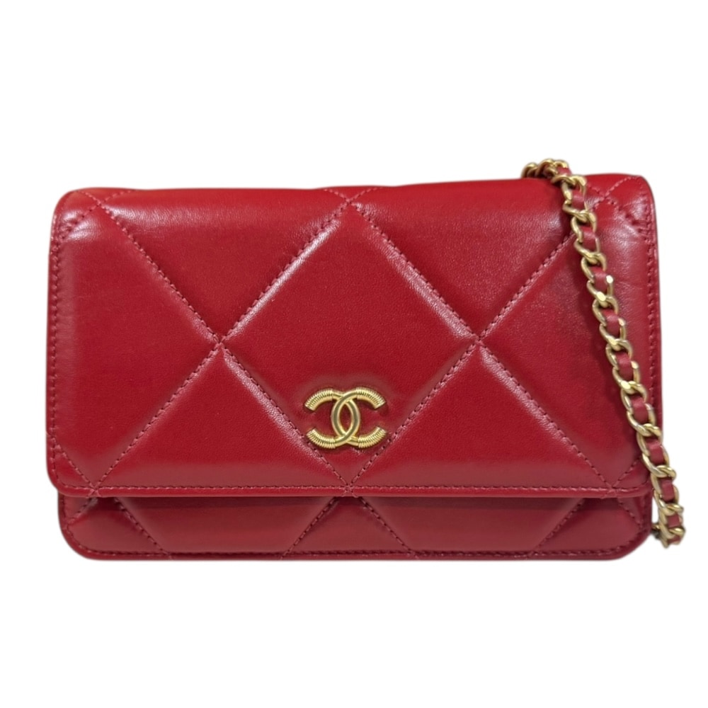 シャネル マトラッセ ショルダーバッグ レザー レッド CHANEL 中古