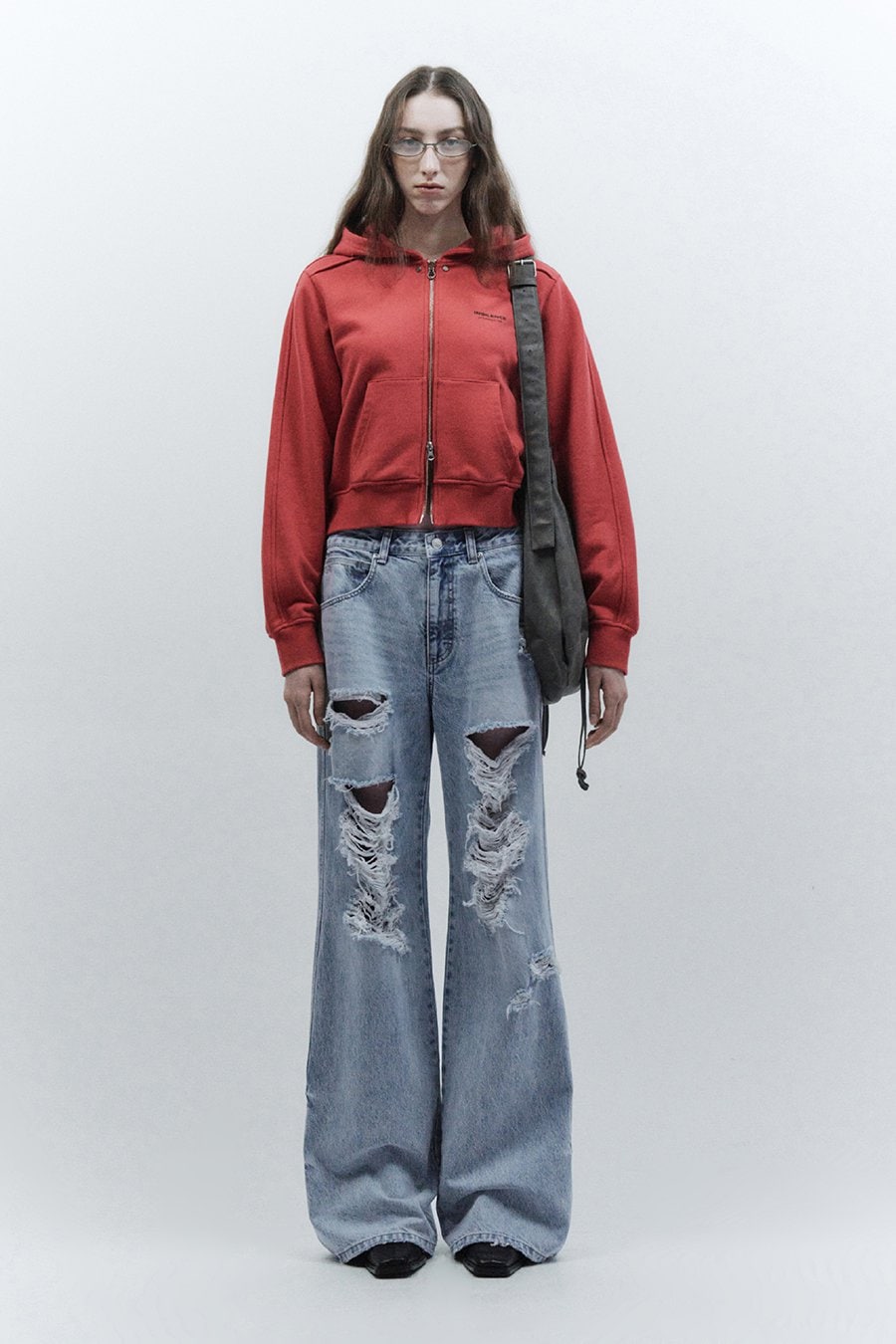 【INSILENCE】 LOGO CROP HOOD ZIP-UP : RED