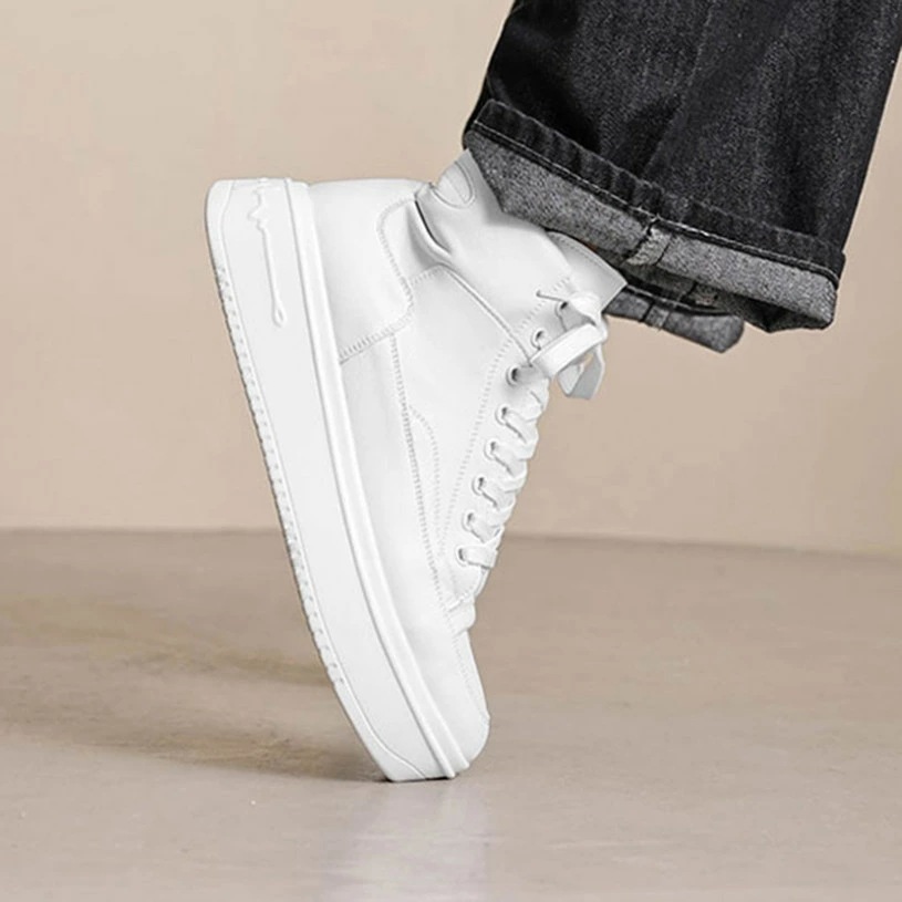 1000円OFFクーポン スニーカー メンズ 白 厚底 カジュアルシューズ スポーツシューズ 超軽量 ウォーキングシューズ 通勤 通学 日常着用 疲れない シューズ 仕事 抗菌防臭 滑りにくい メンズ 16,610円