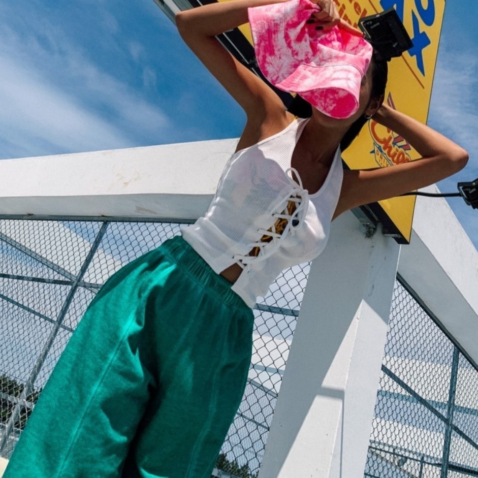 トップス Tシャツ カットソー トップス ショート丈 袖なし ノースリーブ Uネック ラウンドネック 襟なし タイト 細身 編み込み 大人可愛い カジュアル 大人 上品 おしゃれ お洒落 かっこいい