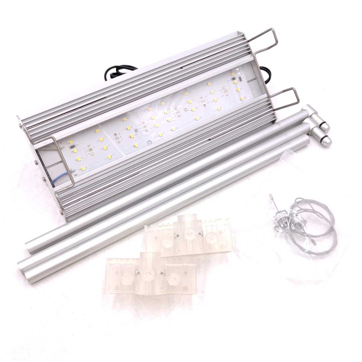 【中古】アクロ TRIANGLE LED GROW Pro 300 4450lm スタンド付 aqullo ライト 照明 水草育成 熱帯魚 アクアリウム