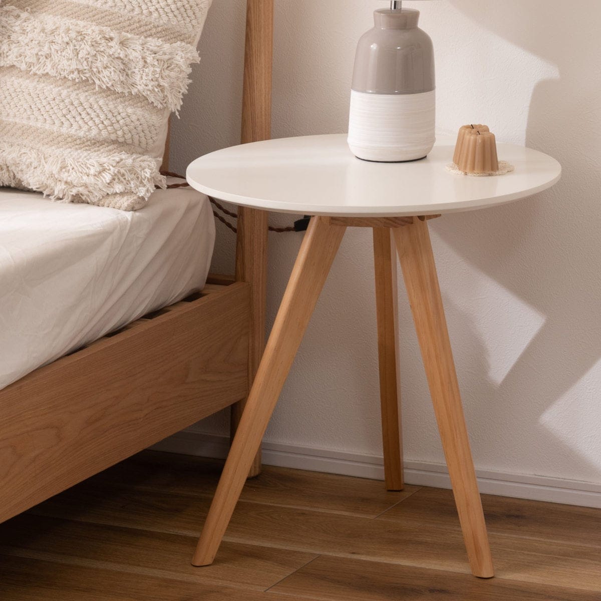 サイドテーブル 高さ50cm 丸 天然木 ナイトテーブル ソファサイド ベッドサイド テーブル 白 北欧風 おしゃれ コンパクト