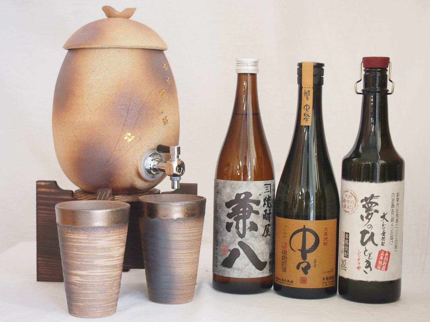 信楽焼明山窯　焼酎サーバー　火色金小紋　2200ｃｃ(滋賀県)+萬古焼備前金彩焼酎ペアカップ(三
