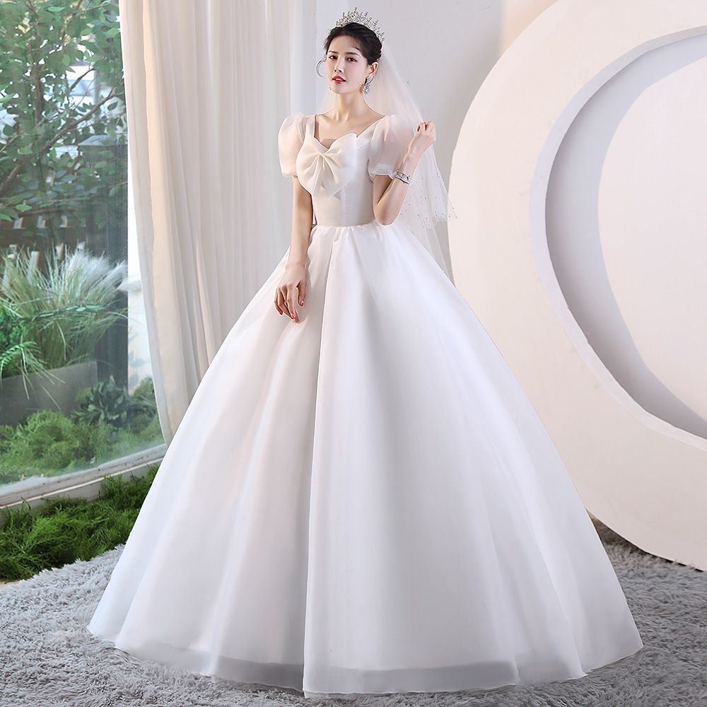 メインウェディングドレス2025夏花嫁ガールプチプリンセスは結婚式の写真を撮るために一緒に出かけました