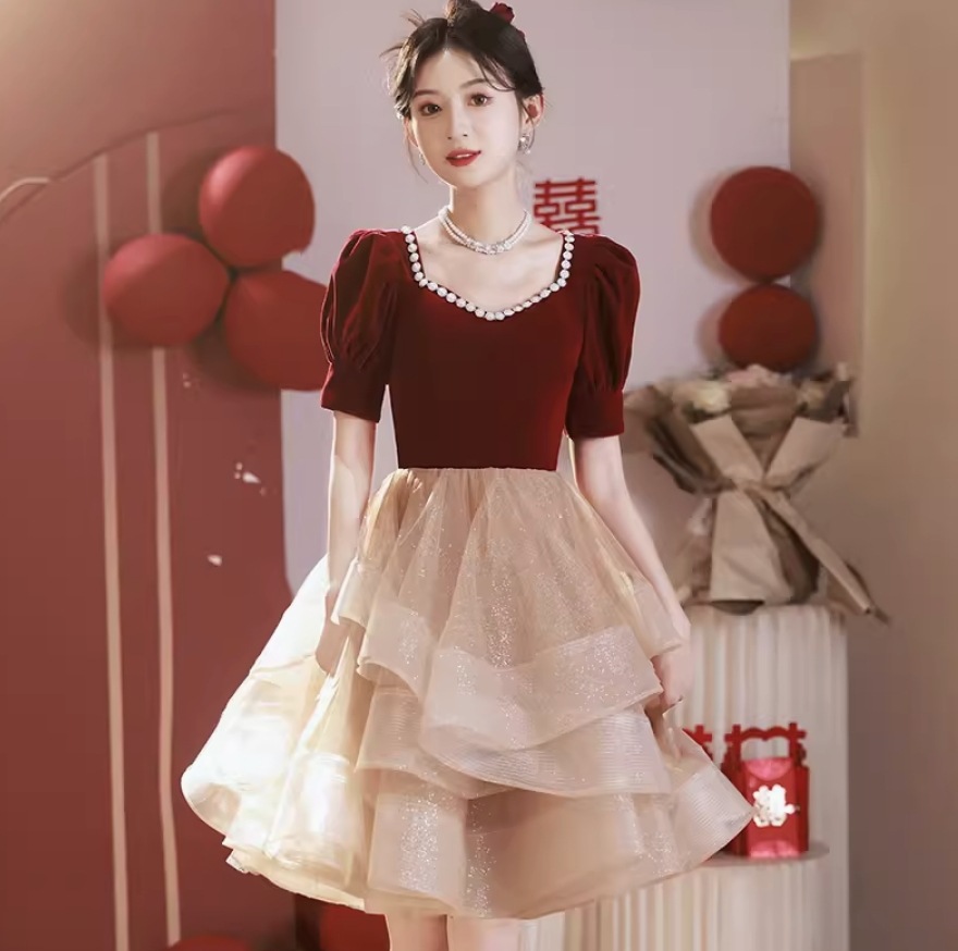 ワンピース ワンピドレス ショート丈 かわいい 大人可愛い きれいめ シンプル カジュアル 大人 上品 おしゃれ お洒落 大人女子 こなれ感 個性的 主役級 存在感 美容師 メイクアップアーティスト