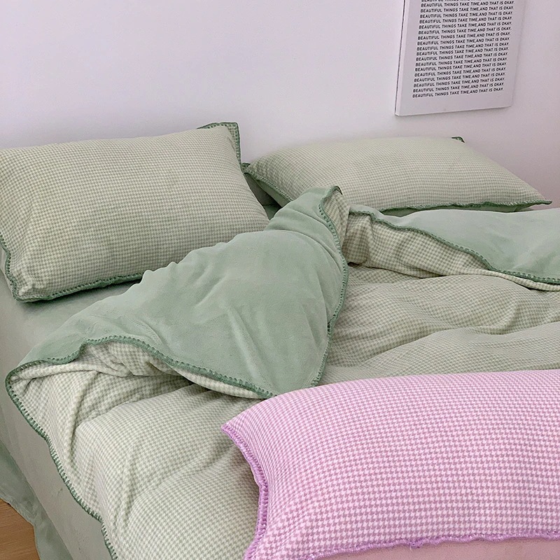 布団布団セットシンプル 4点セット 厚手のミルクベルベット 北欧風 15m 両面 千鳥格子 寝具 コーラルベルベット 小型