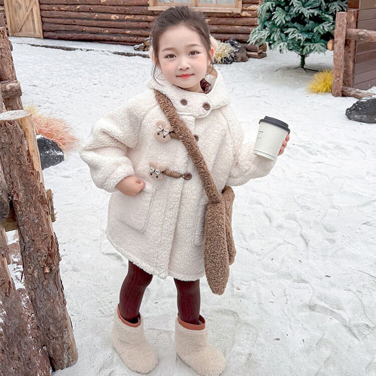 女の子の冬のコート 2024 新しい冬の毛皮オールインワン暖かい毛皮のトップ子供ベルベット肥厚コート