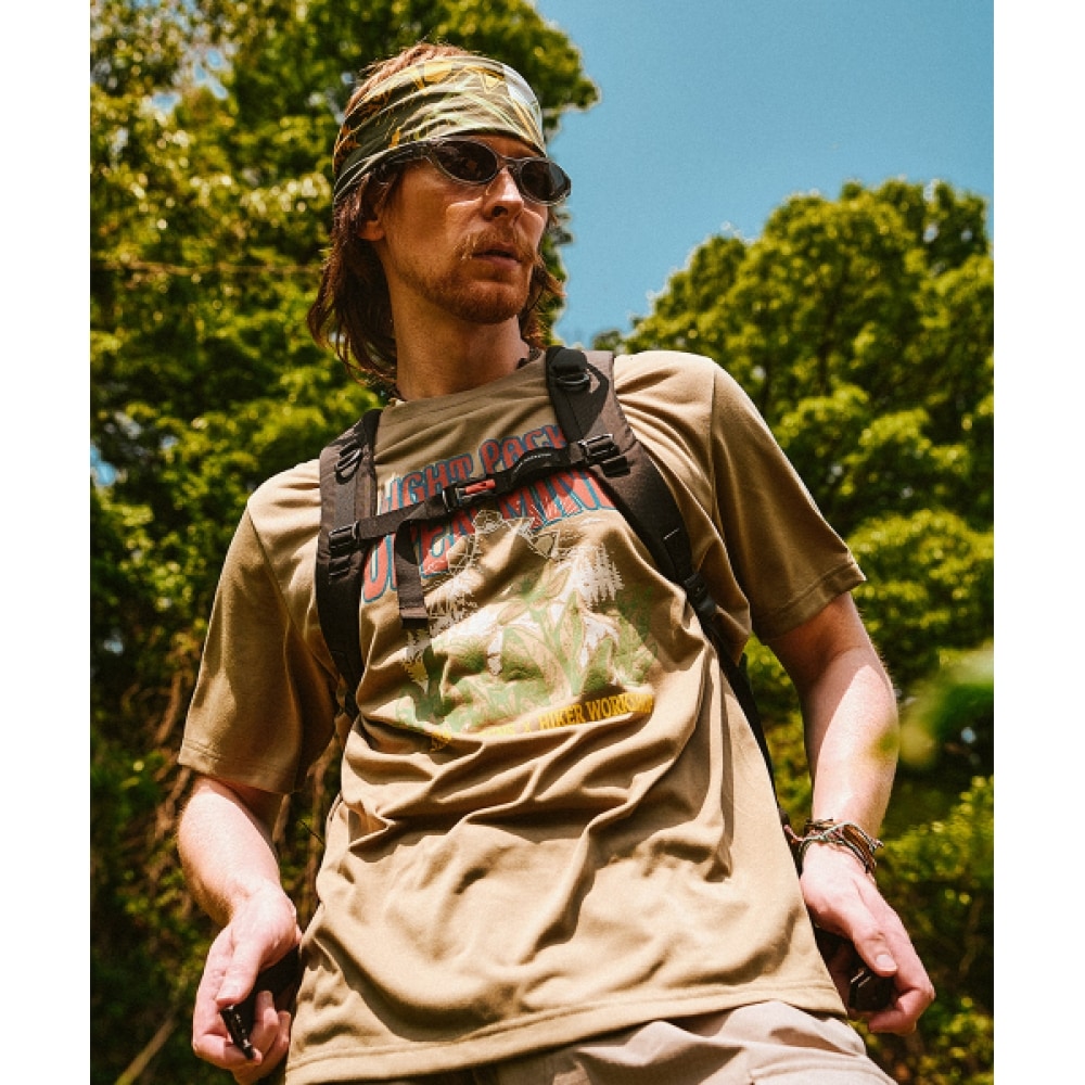 SIERRA DESIGNS シエラデザインズ X ハイカーワークショップグラフィックショートスリーブ T シャツライトブラウン