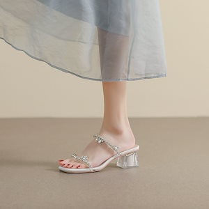 ラインストーンサンダルスリッパ女性2024今年の新しい妖精の風クリスタルハイヒールサンダルスリッパ小さなサイズの女性の靴
